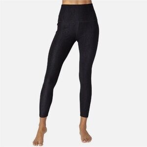 J184 Beyond Yoga Shine Snake Print In Black